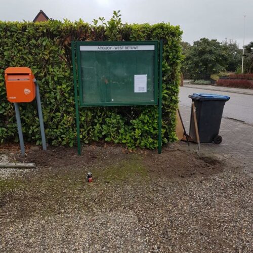 Onze informatieborden kunnen in iedere standaard raL kleur gecoat worden. Afgebeeld Dennegroen. En ook de montage van uw informatiebord kunnen wij voor u verzorgen.